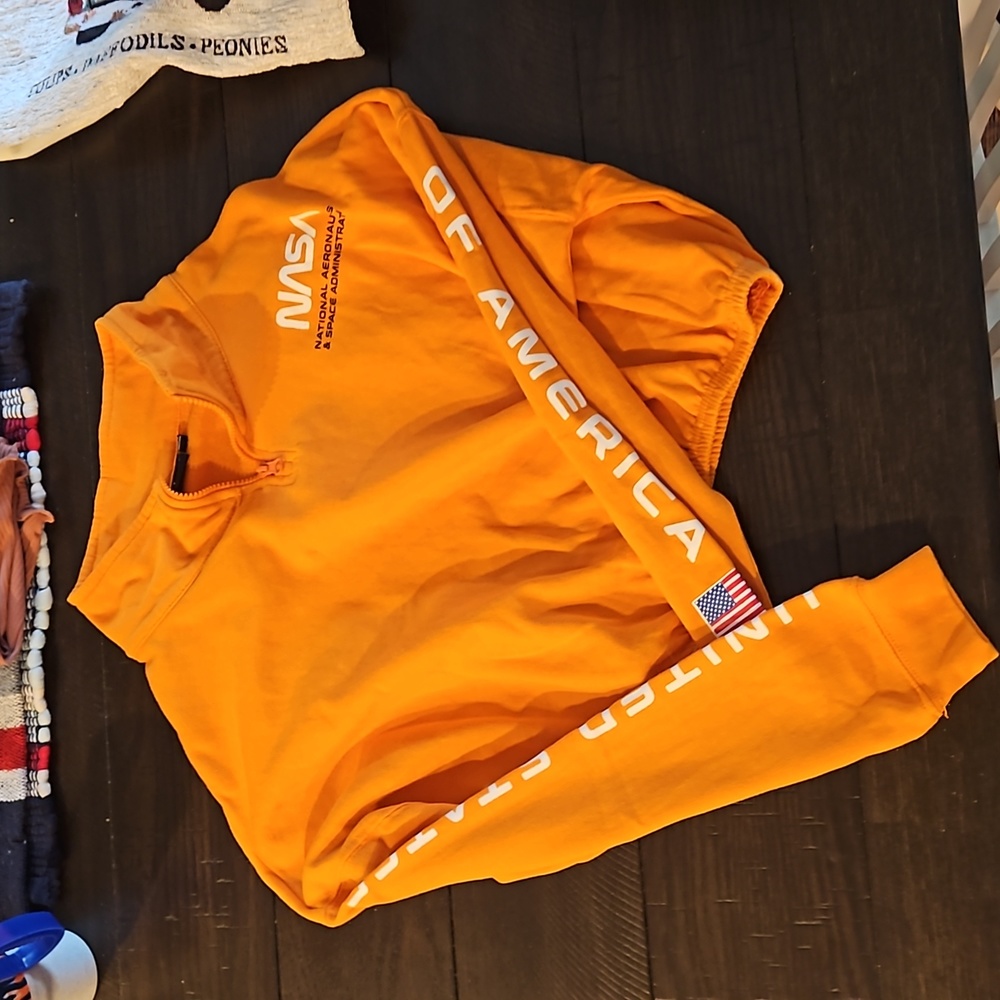 Chemistry Small Orange long-sleeved crop top